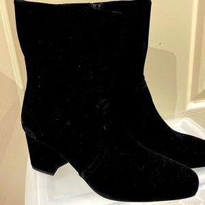 Never worn Velvet block heel boots